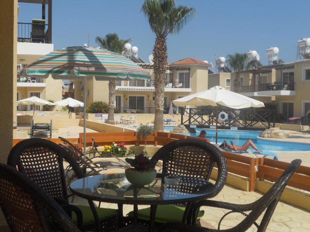 Sirena Sunrise Prestige Apartments Paphos Kültér fotó
